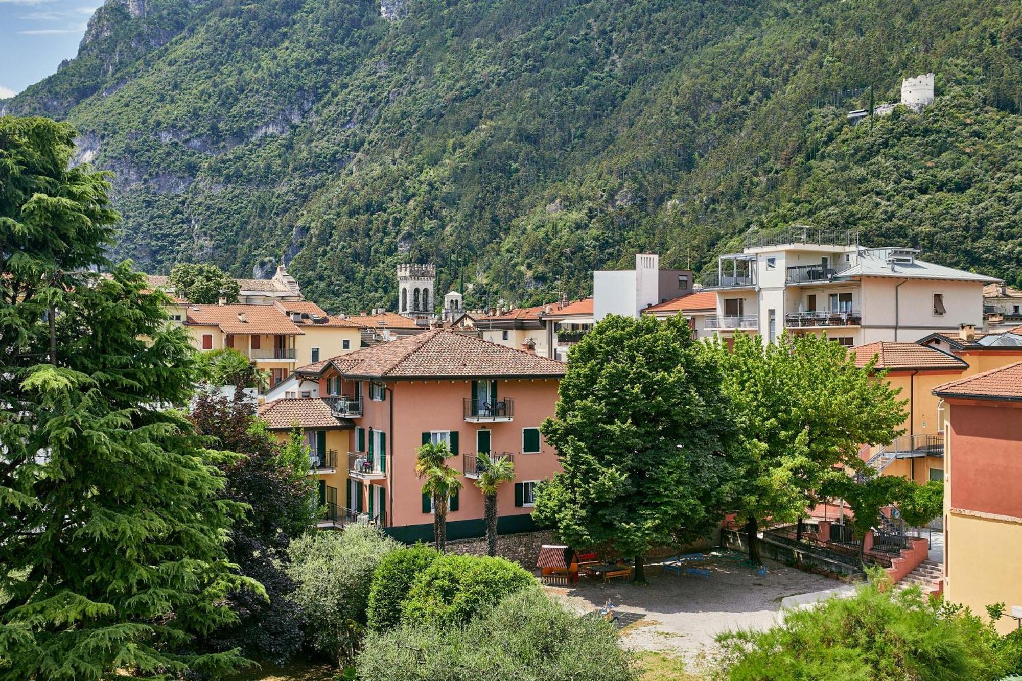 Bella Villa Apartments Riva del Garda Esterno foto