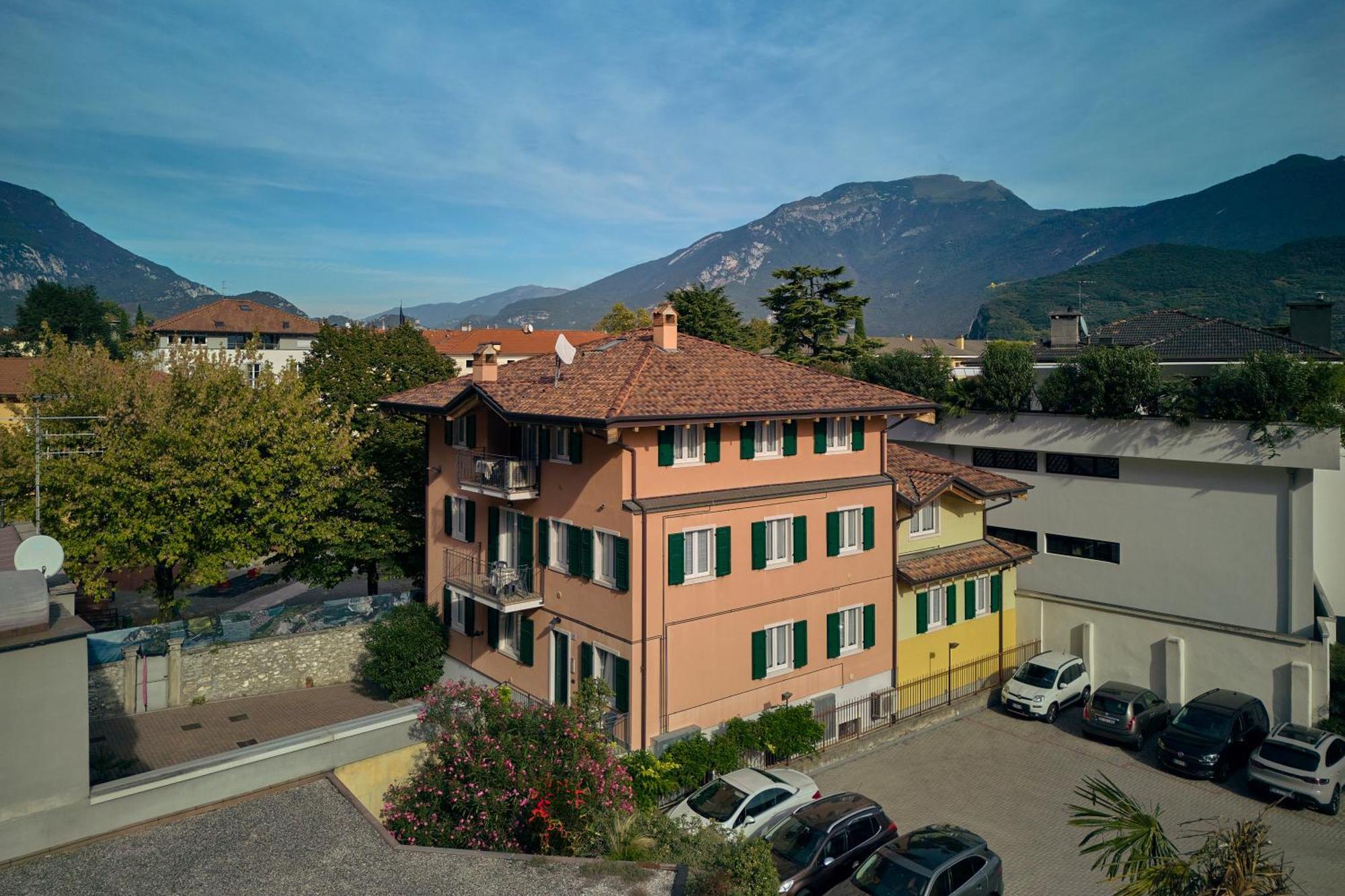 Bella Villa Apartments Riva del Garda Esterno foto